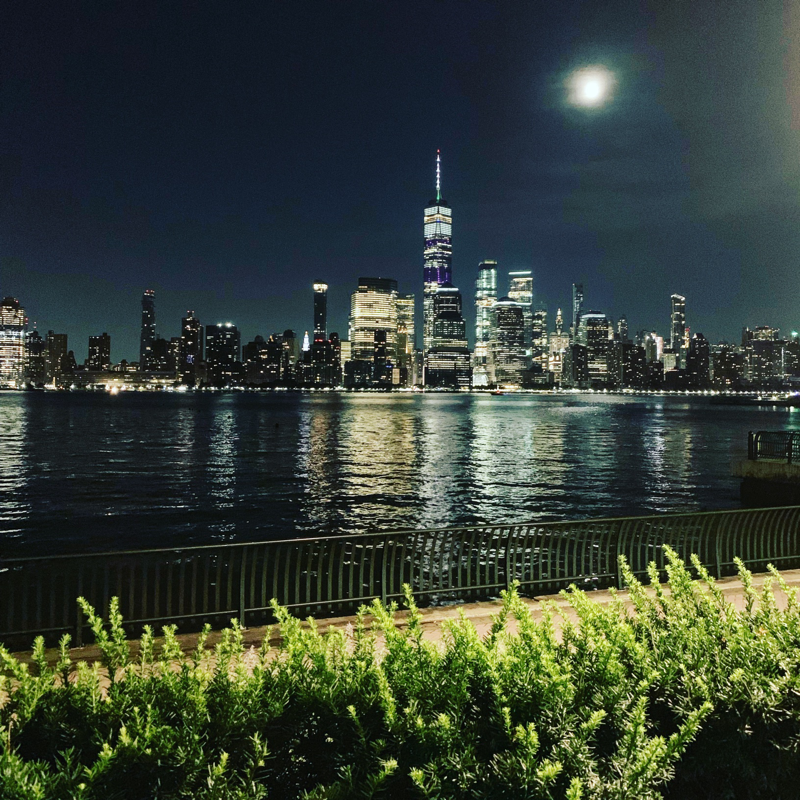Jersey City Waterfront Walkway (Views of NYC from NJ)